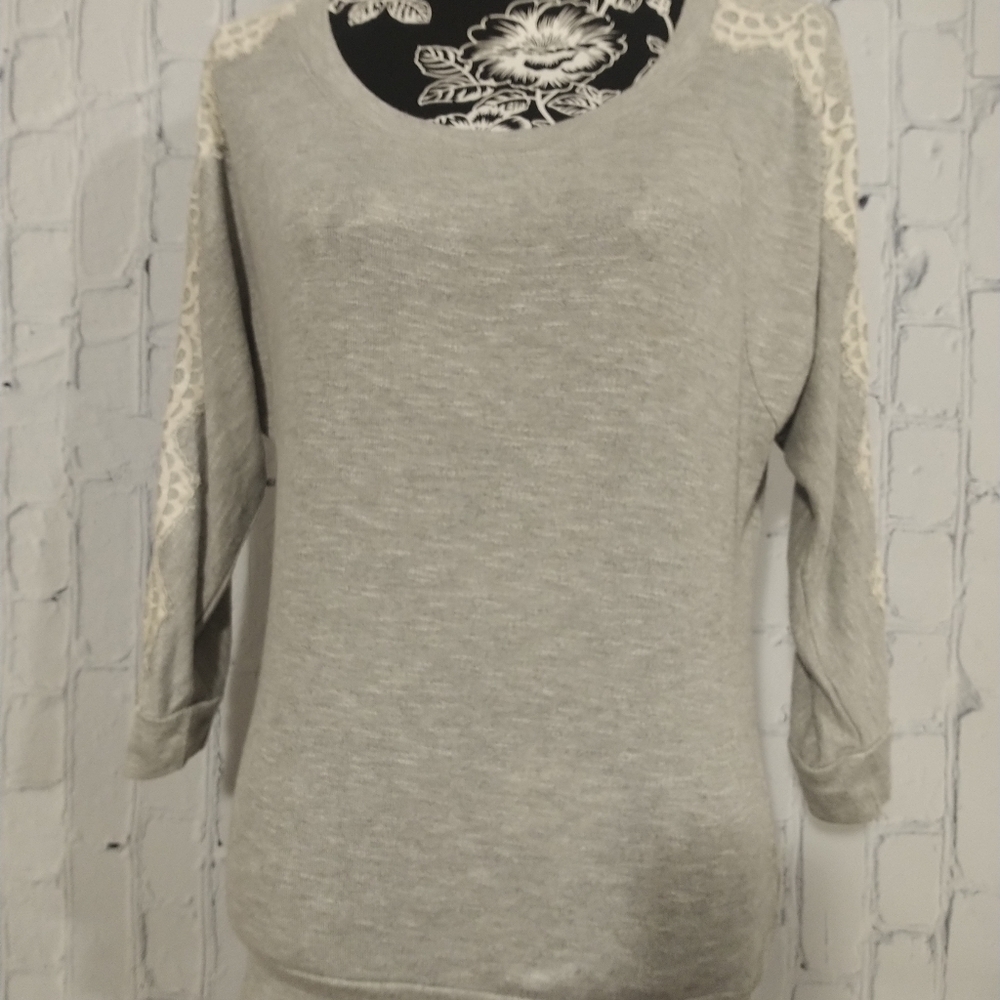 SELF Esteem Top with Lace Sleeves Small
